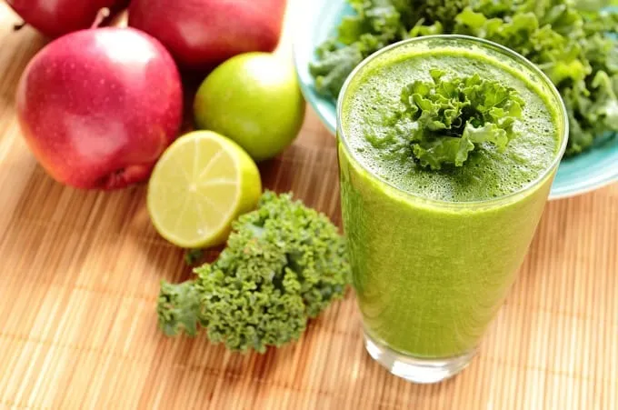 smoothies with kale leaves