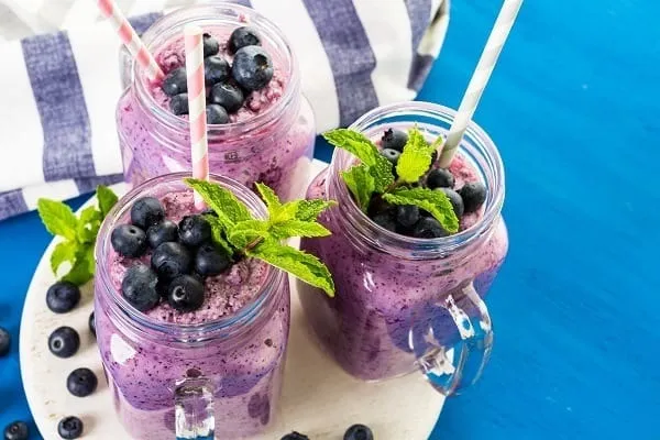 Blueberrie smoothie avocado blueberry